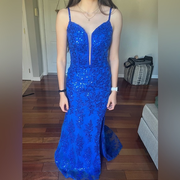 Dresses & Skirts - i ordered two dresses and i ended up liking the other one i got more!